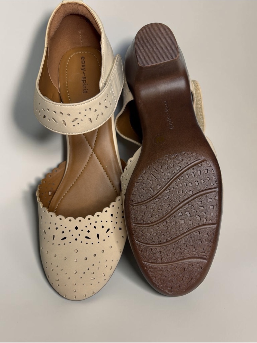 Easy Spirit Cream Slingback Heels with Brown Block Heel - Picture 4 of 5